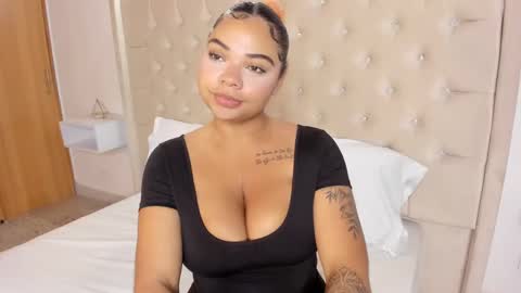 Snapshot of eloisa_cleavage_ chatting on 02.28.25 Maya online show from 02.28.25