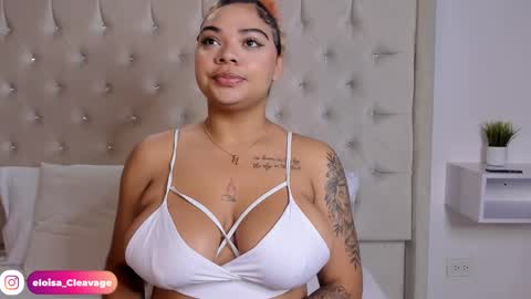 Snapshot of eloisa_cleavage_ chatting on 03.08.25 Maya online show from 03.08.25