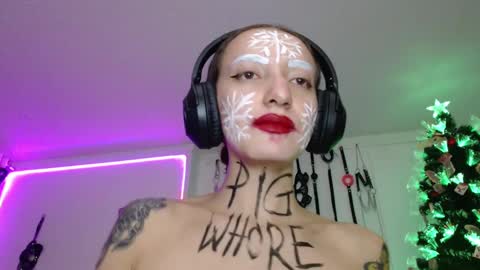 Snapshot of eloise_brown_ chatting on 12.09.24 Chelsea Please help me to reach 100 thumbs up online show from 12.09.24