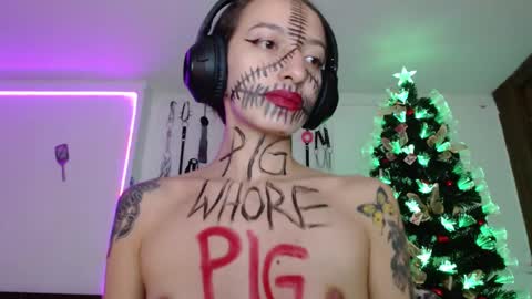 Snapshot of eloise_brown_ chatting on 12.10.24 Chelsea Please help me to reach 100 thumbs up online show from 12.10.24