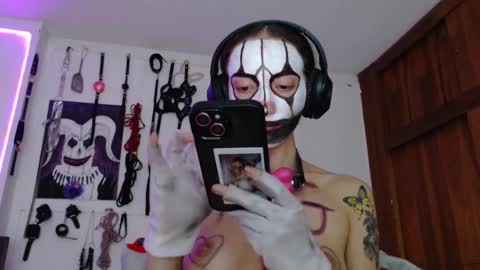 Snapshot of eloise_brown_ chatting on 01.04.25 Chelsea Please help me to reach 100 thumbs up online show from 01.04.25