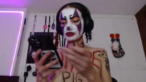Snapshot of eloise_brown_ chatting on 01.12.25 Chelsea Please help me to reach 100 thumbs up online show from 01.12.25