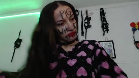 Snapshot of eloise_brown_ chatting on 01.14.25 Chelsea Please help me to reach 100 thumbs up online show from 01.14.25