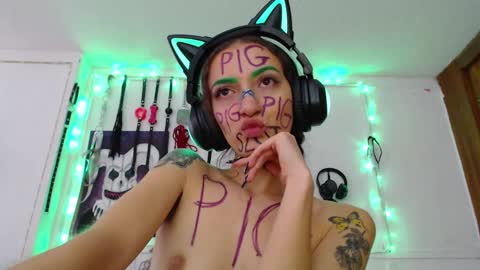Snapshot of eloise_brown_ chatting on 03.03.25 Chelsea Please help me to reach 100 thumbs up online show from 03.03.25
