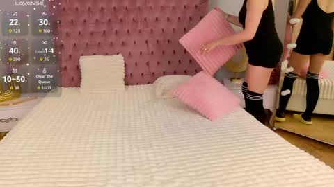 Snapshot of eloise_by chatting on 05.18.26 eloise_by online show from 05.18.26