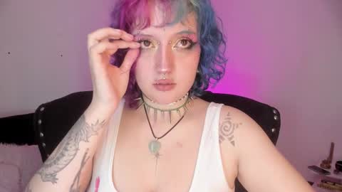 Snapshot of eloisee_ chatting on 10.22.25 Eloise  . online show from 10.22.25