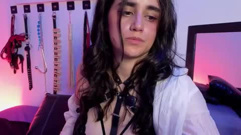 Snapshot of elowen_halley1 chatting on 02.21.26 elowen_halley1 online show from 02.21.26