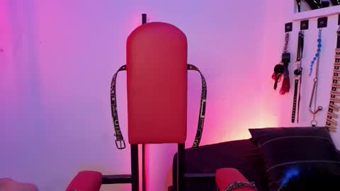 Snapshot of elowen_halley1 chatting on 02.28.26 elowen_halley1 online show from 02.28.26