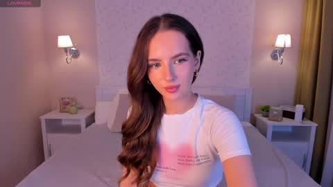 Snapshot of elsa_carterr chatting on 03.08.25 elsa_carterr online show from 03.08.25