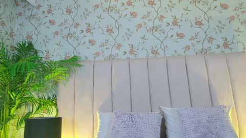 Isabela Martinez online show from 04.08.26