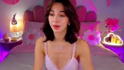 Snapshot of elsa_xo chatting on 10.06.25 Michelle online show from 10.06.25