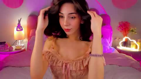 Snapshot of elsa_xo chatting on 11.03.25 Michelle online show from 11.03.25