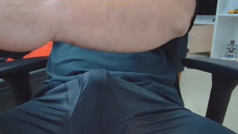 Snapshot of eltanke2206 chatting on 10.21.25 alexgarg online show from 10.21.25