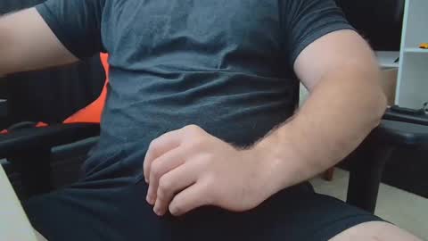 Snapshot of eltanke2206 chatting on 10.30.25 alexgarg online show from 10.30.25