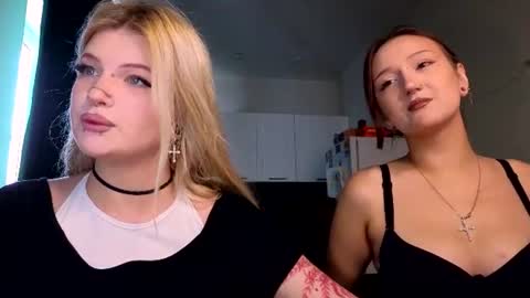 Snapshot of elvenmilk chatting on 07.15.26 Ciri online show from 07.15.26