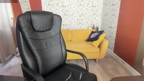 Erica  online show from 04.17.26