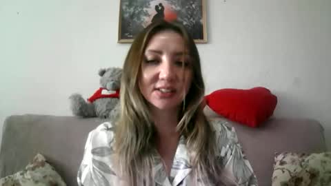 Snapshot of elvinasweet chatting on 09.11.25 ElvinaSweet online show from 09.11.25