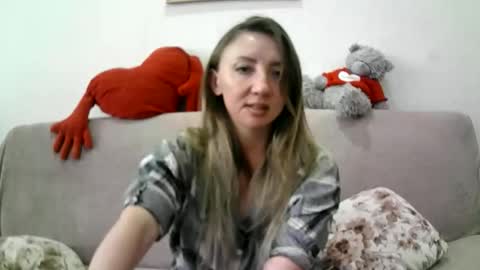 Snapshot of elvinasweet chatting on 09.19.25 ElvinaSweet online show from 09.19.25