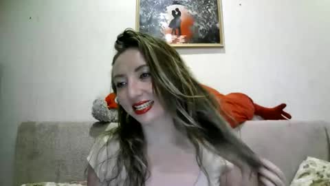 Snapshot of elvinasweet chatting on 09.25.25 ElvinaSweet online show from 09.25.25