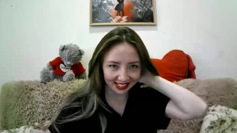 Snapshot of elvinasweet chatting on 10.15.25 ElvinaSweet online show from 10.15.25