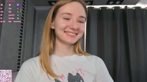 Snapshot of elvyrose chatting on 10.20.25 Alex online show from 10.20.25