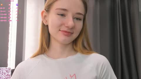 Snapshot of elvyrose chatting on 10.30.25 Alex online show from 10.30.25