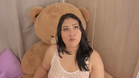 Snapshot of elyross_ chatting on 09.28.25 Ross online show from 09.28.25