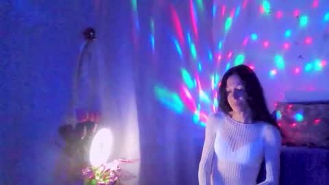 Elisa online show from 10.06.25