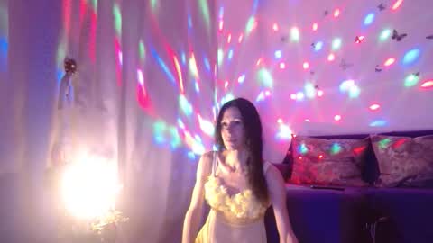 Elisa online show from 11.17.25