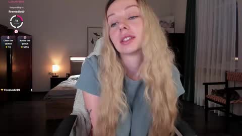 Emilie online show from 10.15.25