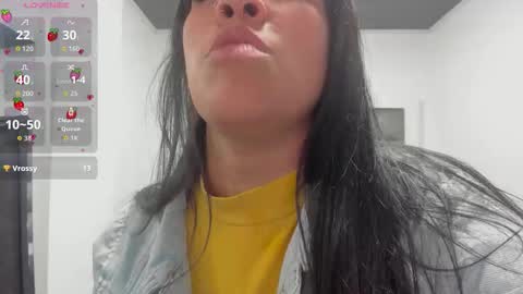 Snapshot of ema_and_camila chatting on 09.16.25 ema y cami online show from 09.16.25