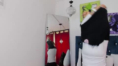 Snapshot of ema_garciaa chatting on 05.25.26 ema garcia online show from 05.25.26