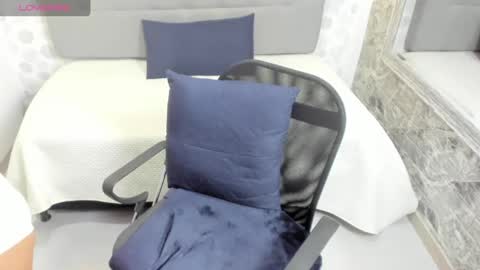 emahills__axelrose online show from 09.13.25