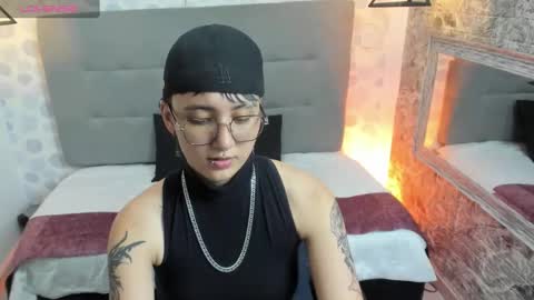 emahills__axelrose online show from 10.03.25