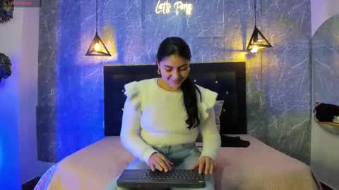 Ember Hodson online show from 09.09.25