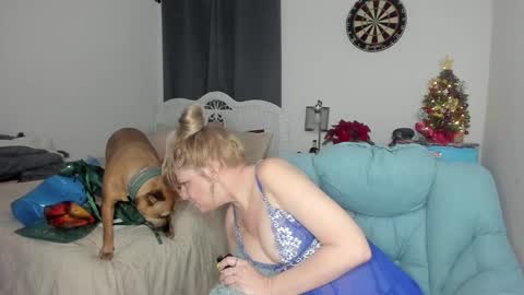 Ember Pheonixxx online show from 12.23.24