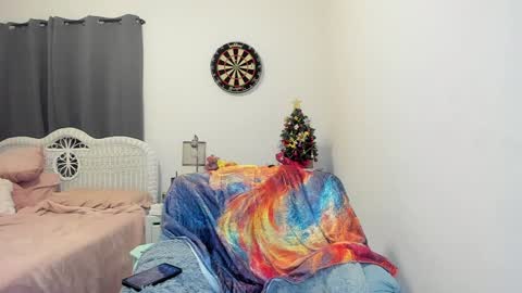 Ember Pheonixxx online show from 12.31.24