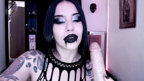 Snapshot of emearld_black chatting on 12.04.24 Emerald Black online show from 12.04.24