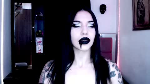 Snapshot of emearld_black chatting on 12.14.24 Emerald Black online show from 12.14.24