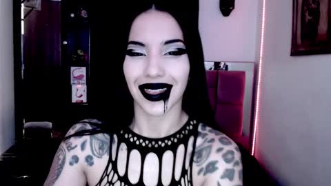 Snapshot of emearld_black chatting on 12.20.24 Emerald Black online show from 12.20.24