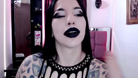 Snapshot of emearld_black chatting on 01.09.25 Emerald Black online show from 01.09.25