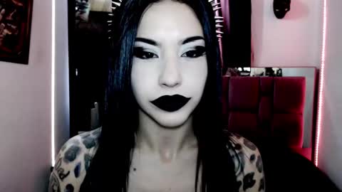 Snapshot of emearld_black chatting on 01.16.25 Emerald Black online show from 01.16.25