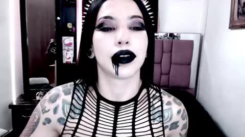 Snapshot of emearld_black chatting on 01.25.25 Emerald Black online show from 01.25.25