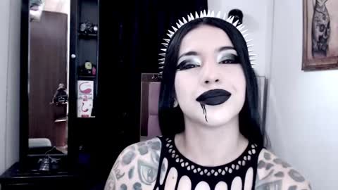 Snapshot of emearld_black chatting on 01.27.25 Emerald Black online show from 01.27.25