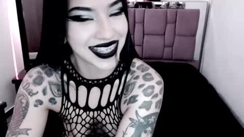 Snapshot of emearld_black chatting on 02.09.25 Emerald Black online show from 02.09.25