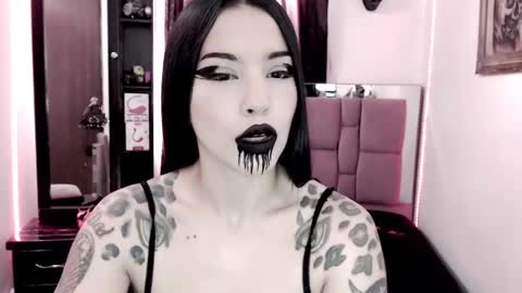 Snapshot of emearld_black chatting on 02.21.25 Emerald Black online show from 02.21.25