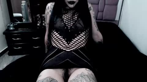 Snapshot of emearld_black chatting on 09.21.25 Emerald Black online show from 09.21.25