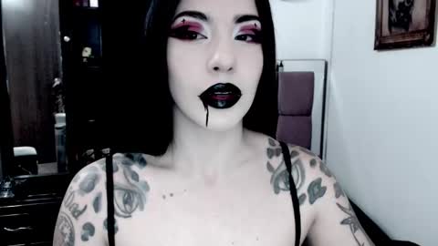 Snapshot of emearld_black chatting on 09.22.25 Emerald Black online show from 09.22.25