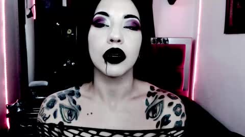 Emerald Black online show from 11.10.25