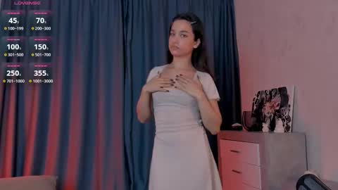 Snapshot of emeliareaper chatting on 10.10.25 Emelia online show from 10.10.25